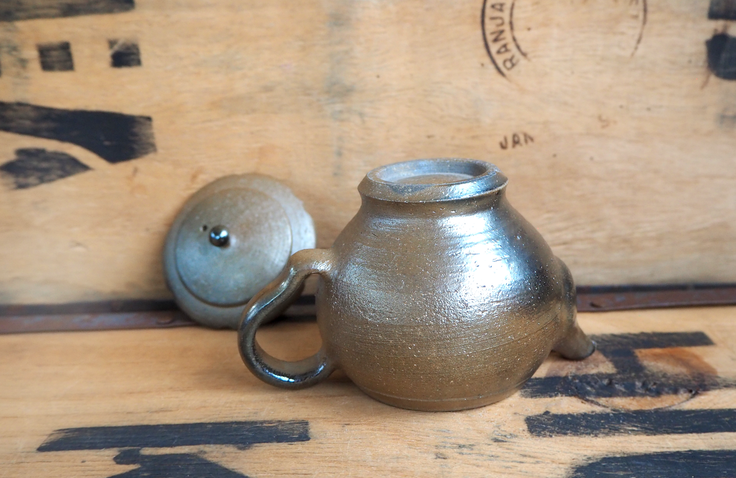 Teapot (3) by Munehiro Nakao