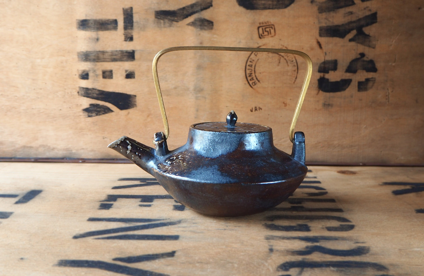 Iron Black Teapot + Kintsugi by Popalini & Jezando
