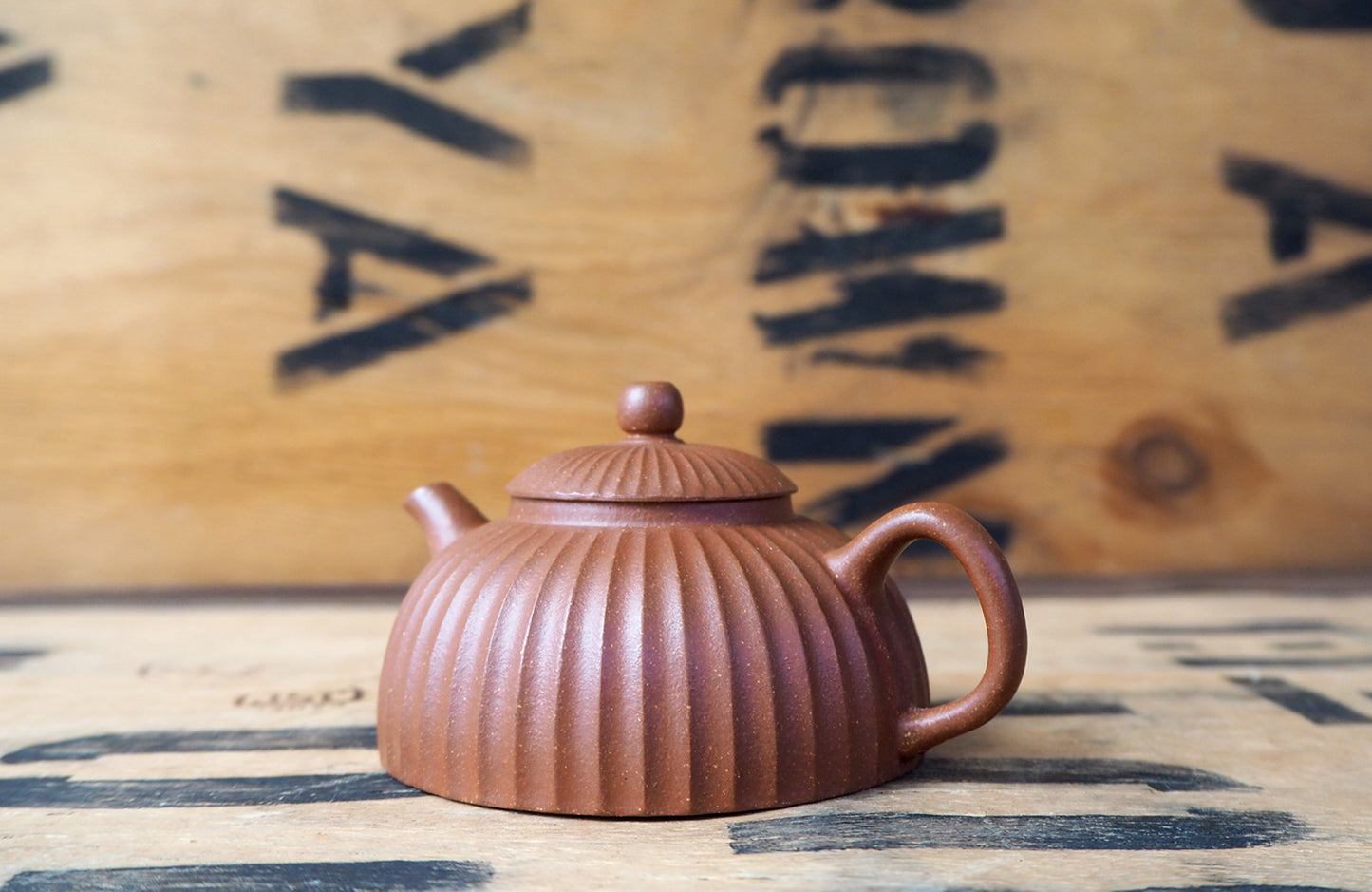 Jin Wen Half Moon Yixing Teapot by Masters Gao & Xu's Studio