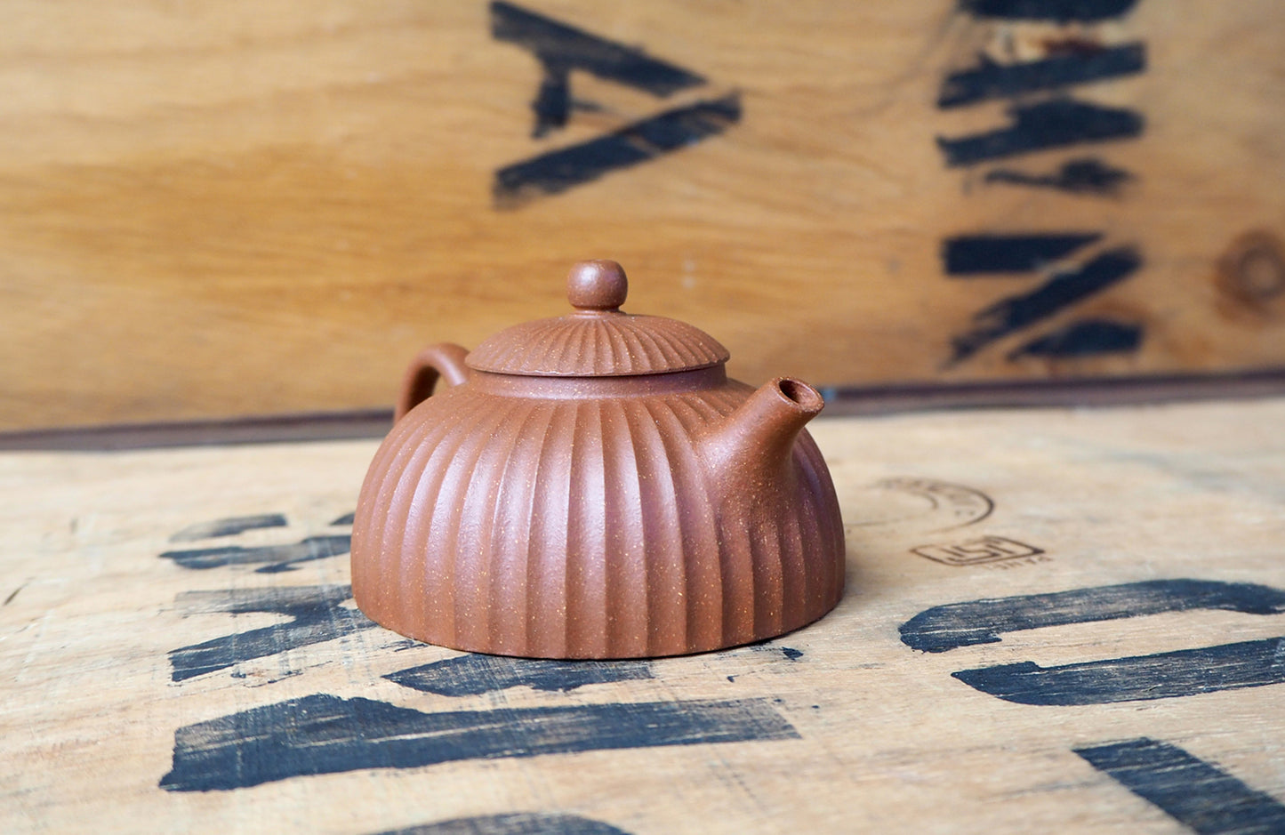Jin Wen Half Moon Yixing Teapot by Masters Gao & Xu's Studio