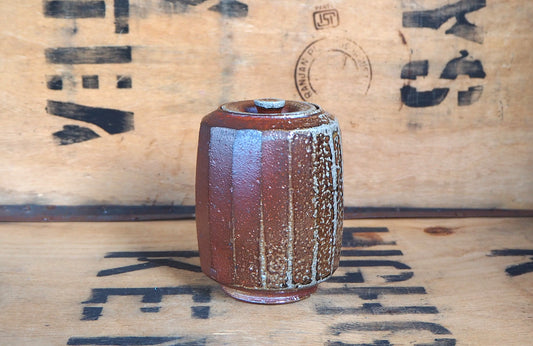 Tea Jar (2) by Bob Andrew