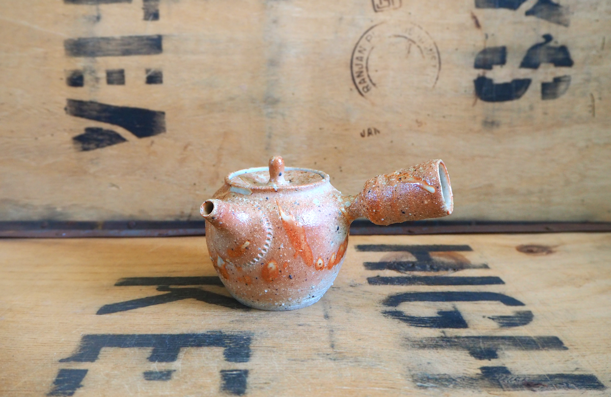 Woodfired Shino Splash Kyusu by Linda Unsworth