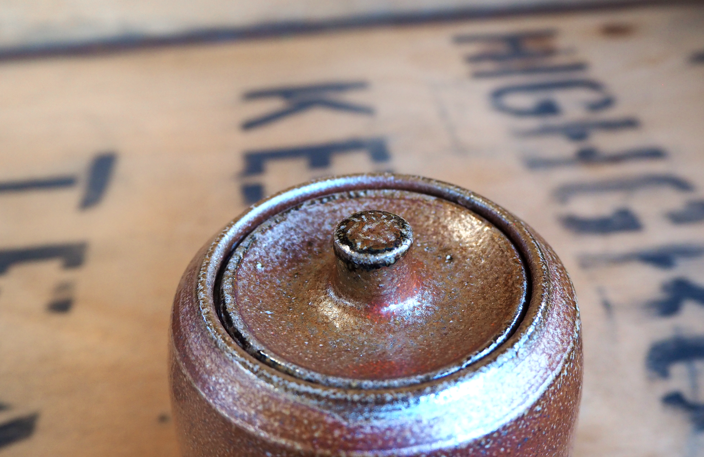 Sodafired Tea Jar (6) by Bob Andrew