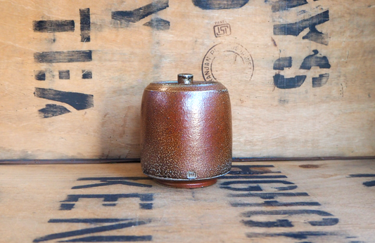 Sodafired Tea Jar (6) by Bob Andrew