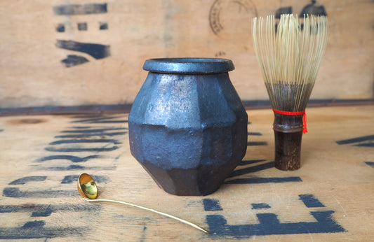 Iron Black Matcha Pot by Popalini & Jezando
